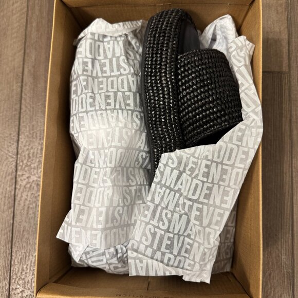 Steve Madden Beachy Platform Black Sandals in size 9 - Picture 7 of 7